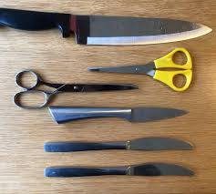 KNIVES & SEISSORS